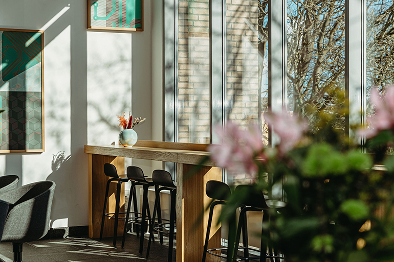 Lyst kontormiljø i Incuba